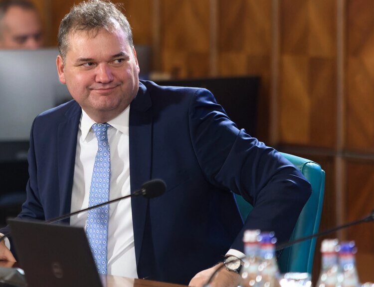 Cseke Attila critică sporurile