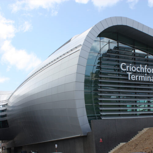 Bărbat român obligat să evite aeroportul din Dublin