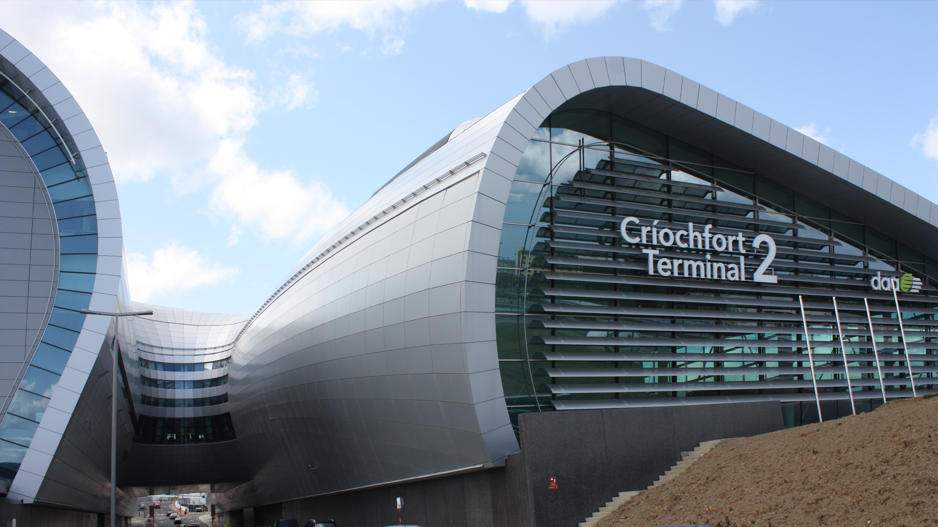 Bărbat român obligat să evite aeroportul din Dublin