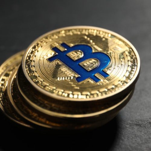 Femeia din spatele escrocheriei cu Bitcoin