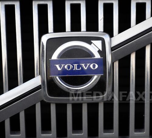 Volvo lançează model hibrid nou