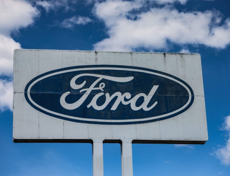 Rechemarea Ford din cauza problemei camerei