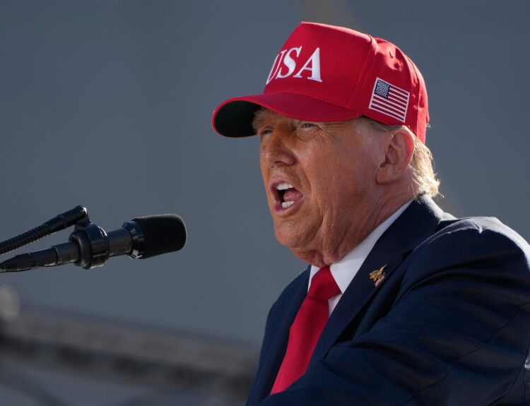 Trump vrea taxe pe camioane din UE