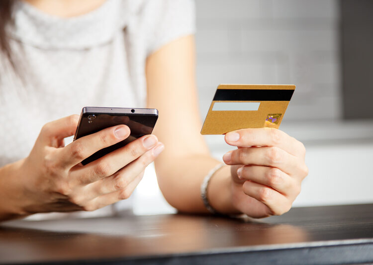 Bănci: Câștiguri istorice vs. Pierderi IA