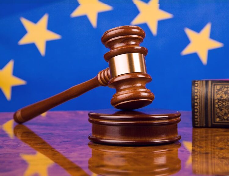 Magistrați Români: Salarii Mai Mari?