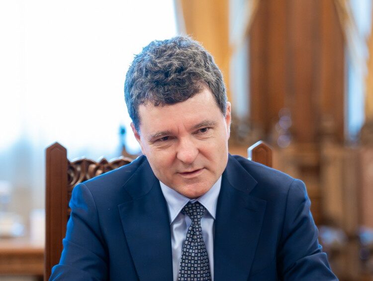 Nicuşor Dan: majorarea salariului minim