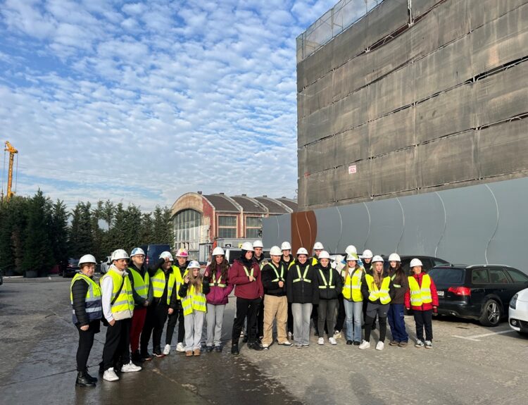 Studenți vizitează RIVUS: Oportunități financiare în construcții