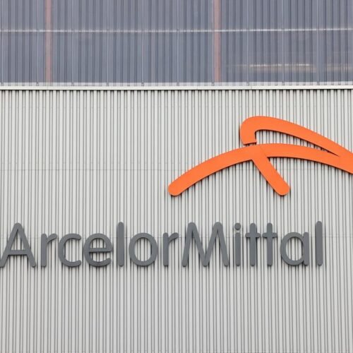 Acționarul UMB cumpără ArcelorMittal Hunedoara