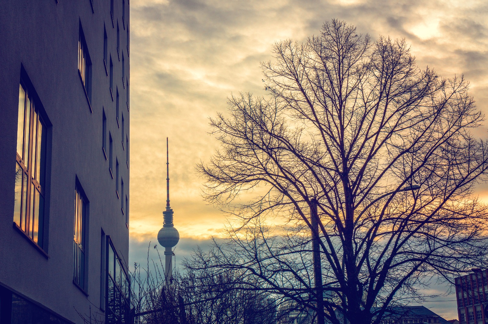 Pana la 50.000 locuințe fară electricitate.