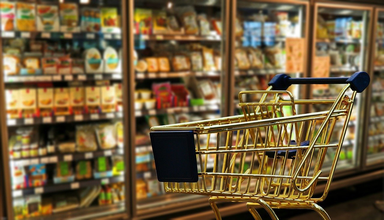 Bătălia retailerilor: Piața locală se transformă după tranzacții enorme