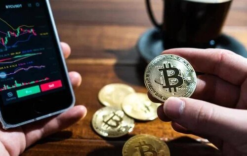 Bitcoin își revine: Piața criptomonedelor pe 10 februarie