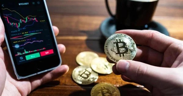 Bitcoin își revine: Piața criptomonedelor pe 10 februarie