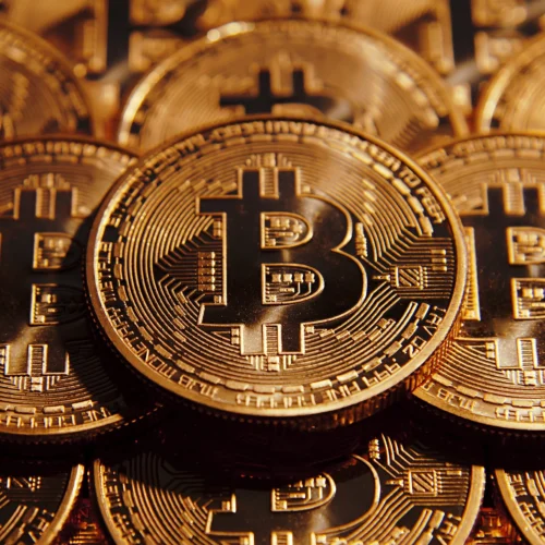 Cine controlează Bitcoin? Avertismentul lui Dan Peña