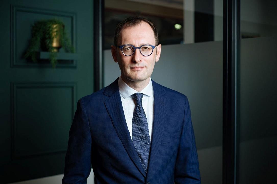 Două treimi din firmele românești investesc în capital uman și financiar