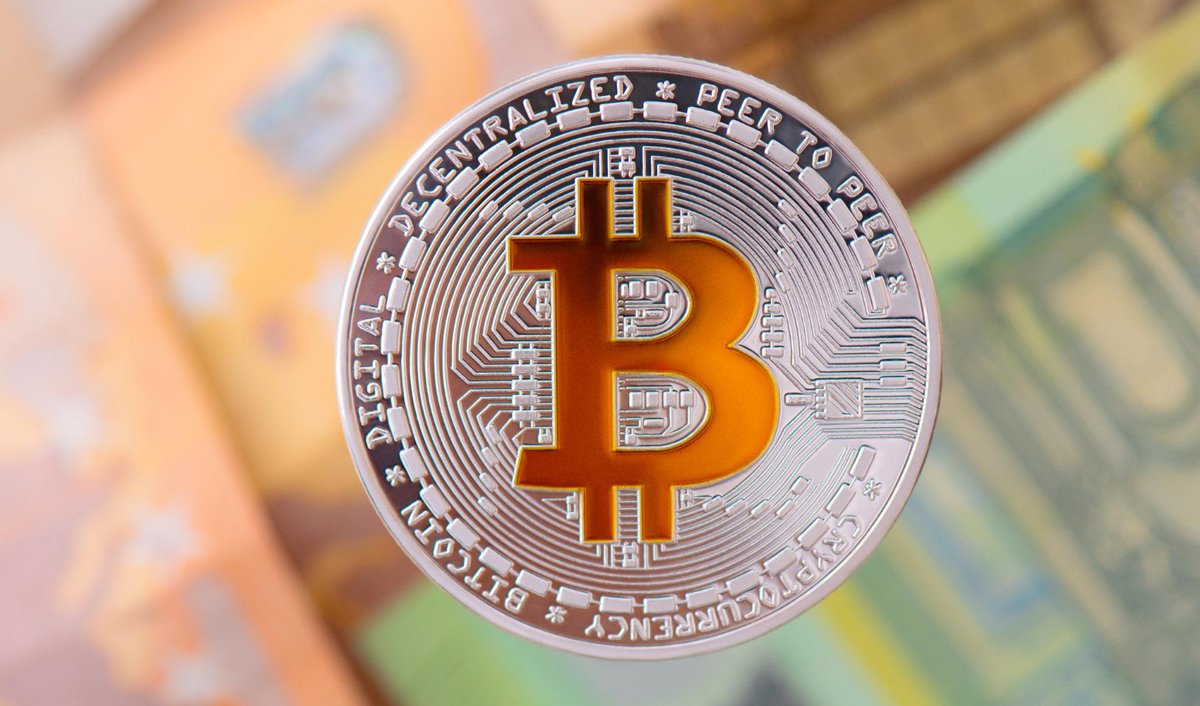 Eric Crown: Previziuni privind scăderea Bitcoin în continuare