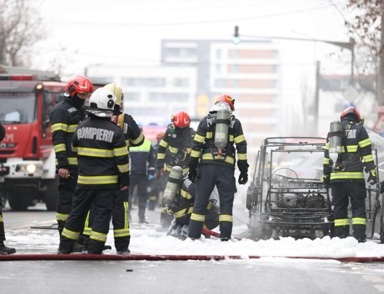 Incendiu fatal: Mașină electrică ia o viață în București