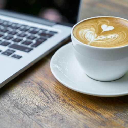 Orașul unde poți plăti cafeaua cu Bitcoin: Descoperă-l acum!