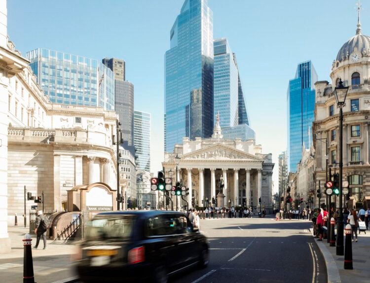 Ratele de interes din Marea Britanie rămân la 3.75% - Vezi detalii!