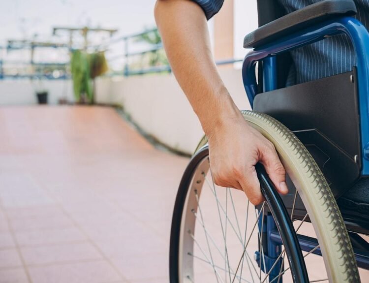 România, printre țările cu cei mai mulți oameni cu handicap în risc de sărăcie