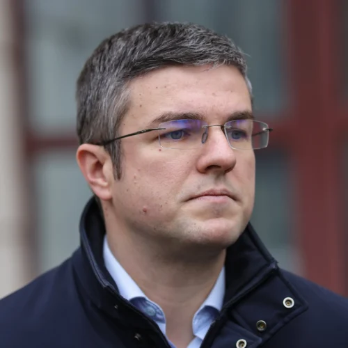 Strategia Guvernului Bolojan: Speranța în fața recesiunii