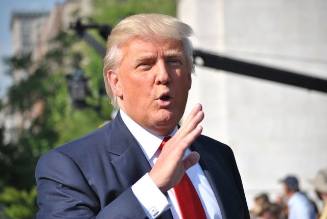 Trump răspunde fervenței după anularea tarifelor de către Curtea Supremă