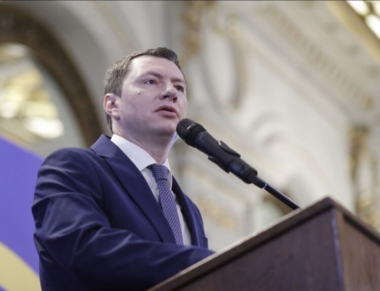 Viceguvernatorul BNR susține măsurile de austeritate ale lui Bolojan