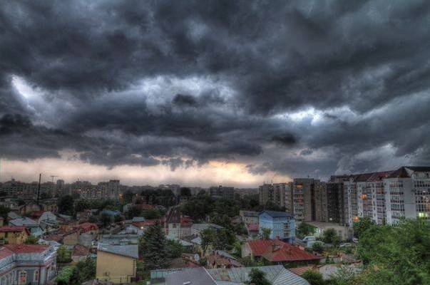 Fenomene extreme: Despăgubirile pentru incendii cresc de 3 ori