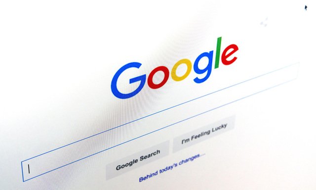 Google revizuiește titlurile știrilor: Impactul asupra fluxului informațional