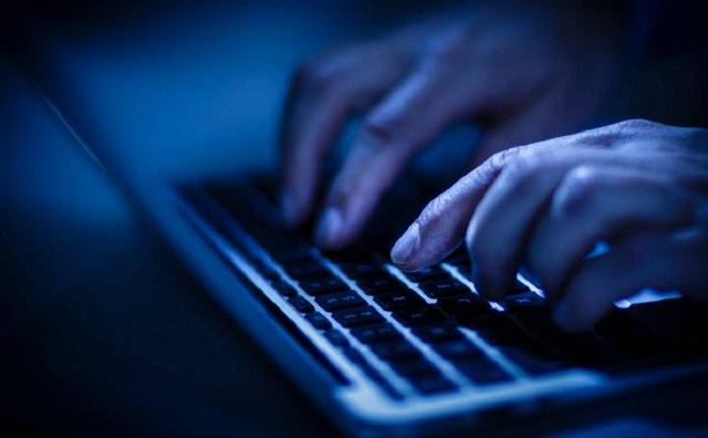 Hackeri ruși vizează utilizatorii aplicațiilor de mesagerie