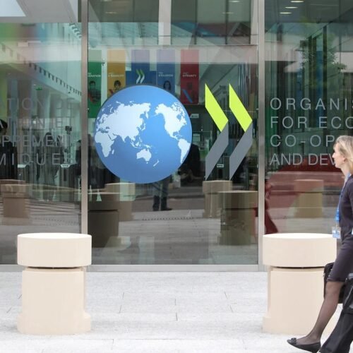 OECD: România trebuie să îmbunătățească sustenabilitatea fiscală