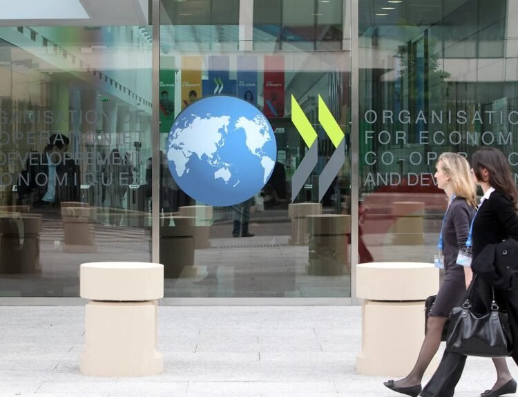 OECD: România trebuie să îmbunătățească sustenabilitatea fiscală