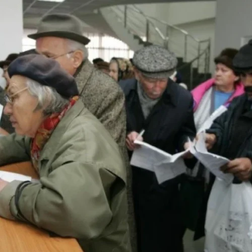 Pensia medie lunară și numărul pensionarilor în România 2025