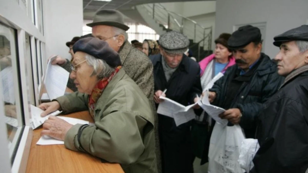 Pensia medie lunară și numărul pensionarilor în România 2025