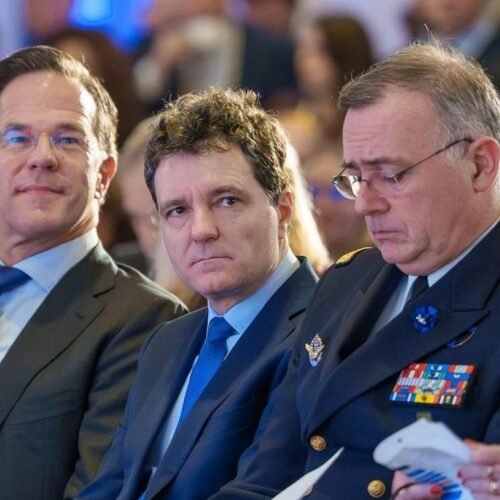 Președintele României se întâlnește cu șeful NATO la Bruxelles