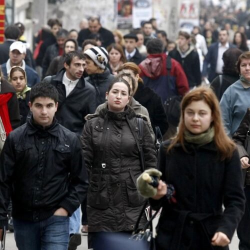 Românii și valorile tradiționale: Ignorarea discriminării de gen