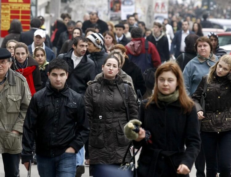 Românii și valorile tradiționale: Ignorarea discriminării de gen