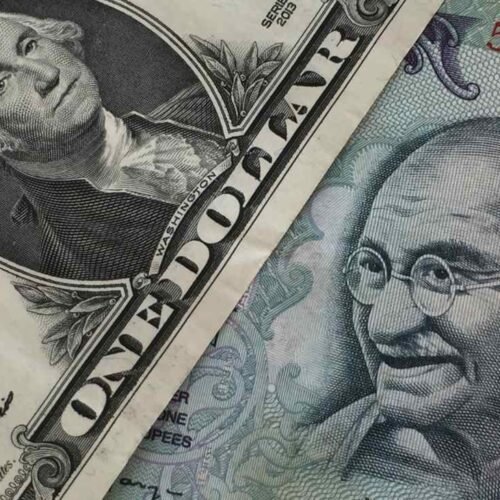 Rupia indiană riscă să atingă noi minime istorice după refuzul Iranului