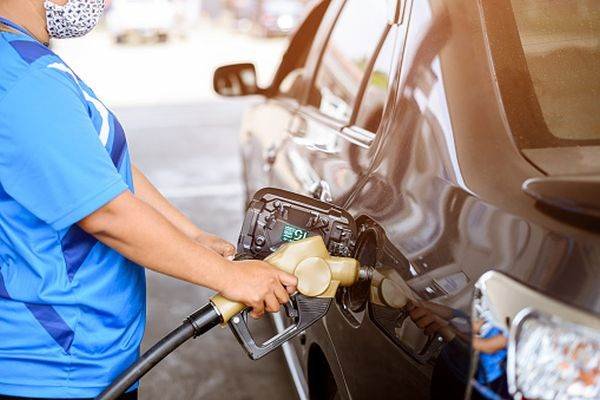 „Importanța menținerii prețurilor carburanților sub 10 lei”