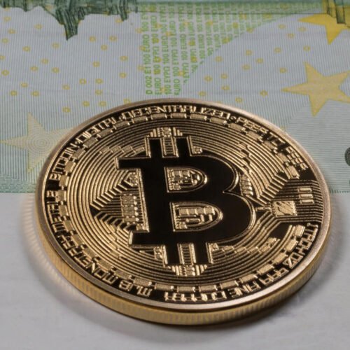 Bitcoin, Ether și Solana: Scăderi după declarațiile lui Trump despre Iran