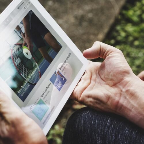 Eurostat: 40% dintre europeni nu au abilități digitale de bază