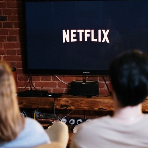 Netflix aprobă răscumpărarea de acțiuni de 25 miliarde dolari