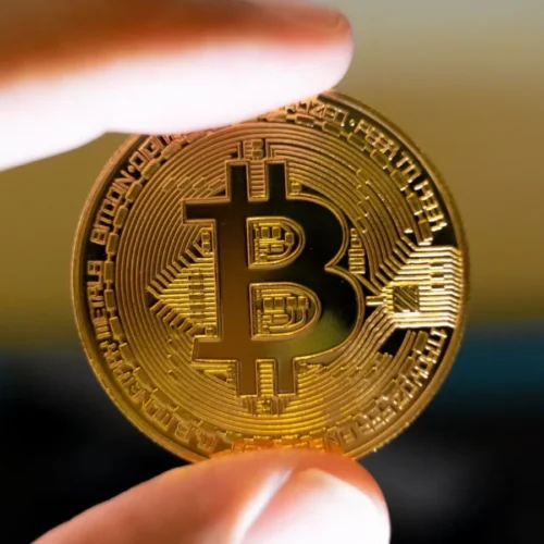 Predicția prețului Bitcoin: Impactul războiului și tehnologiei