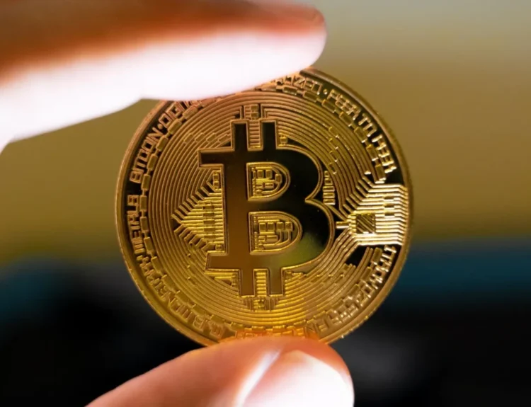 Predicția prețului Bitcoin: Impactul războiului și tehnologiei