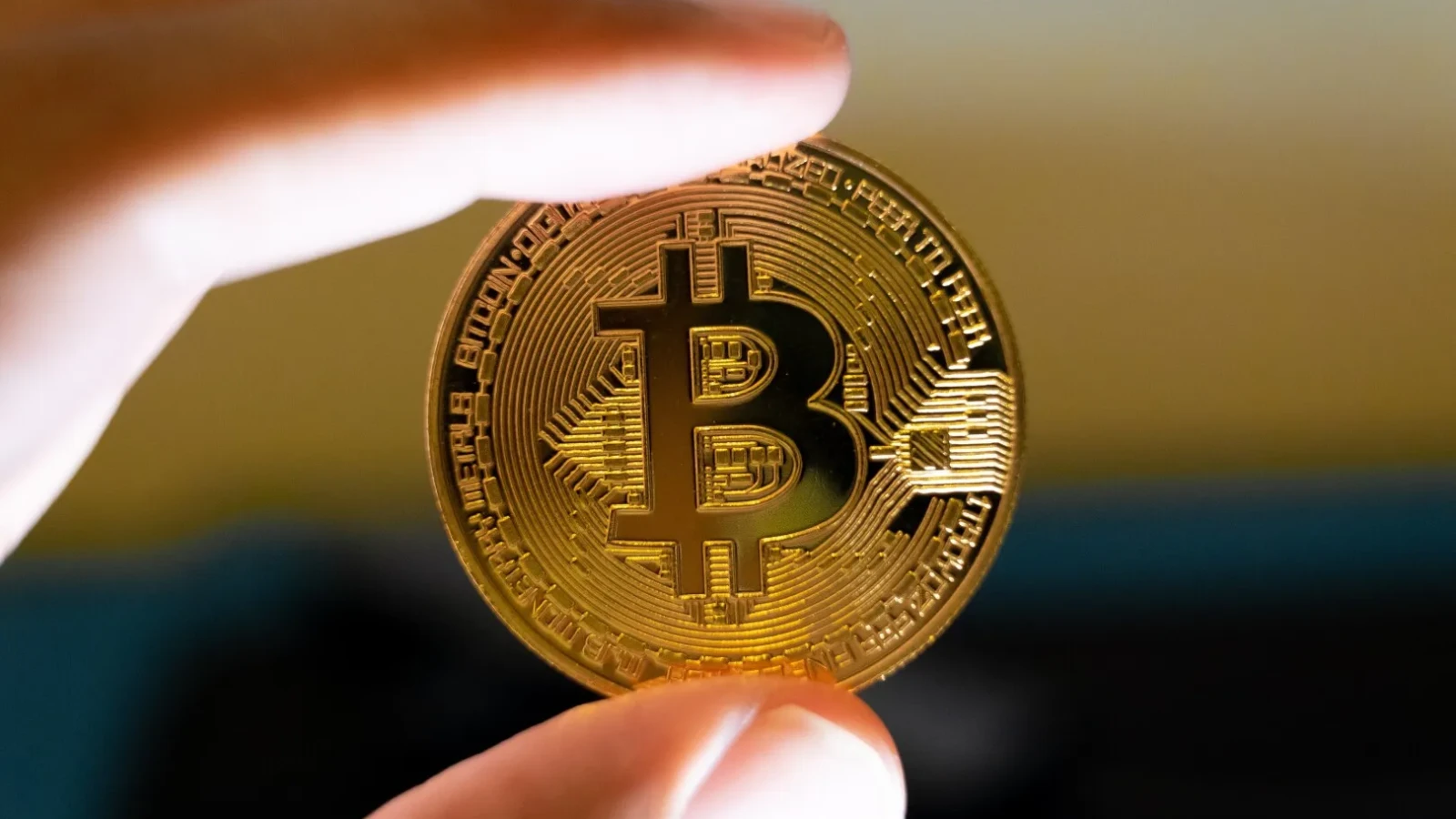 Predicția prețului Bitcoin: Impactul războiului și tehnologiei