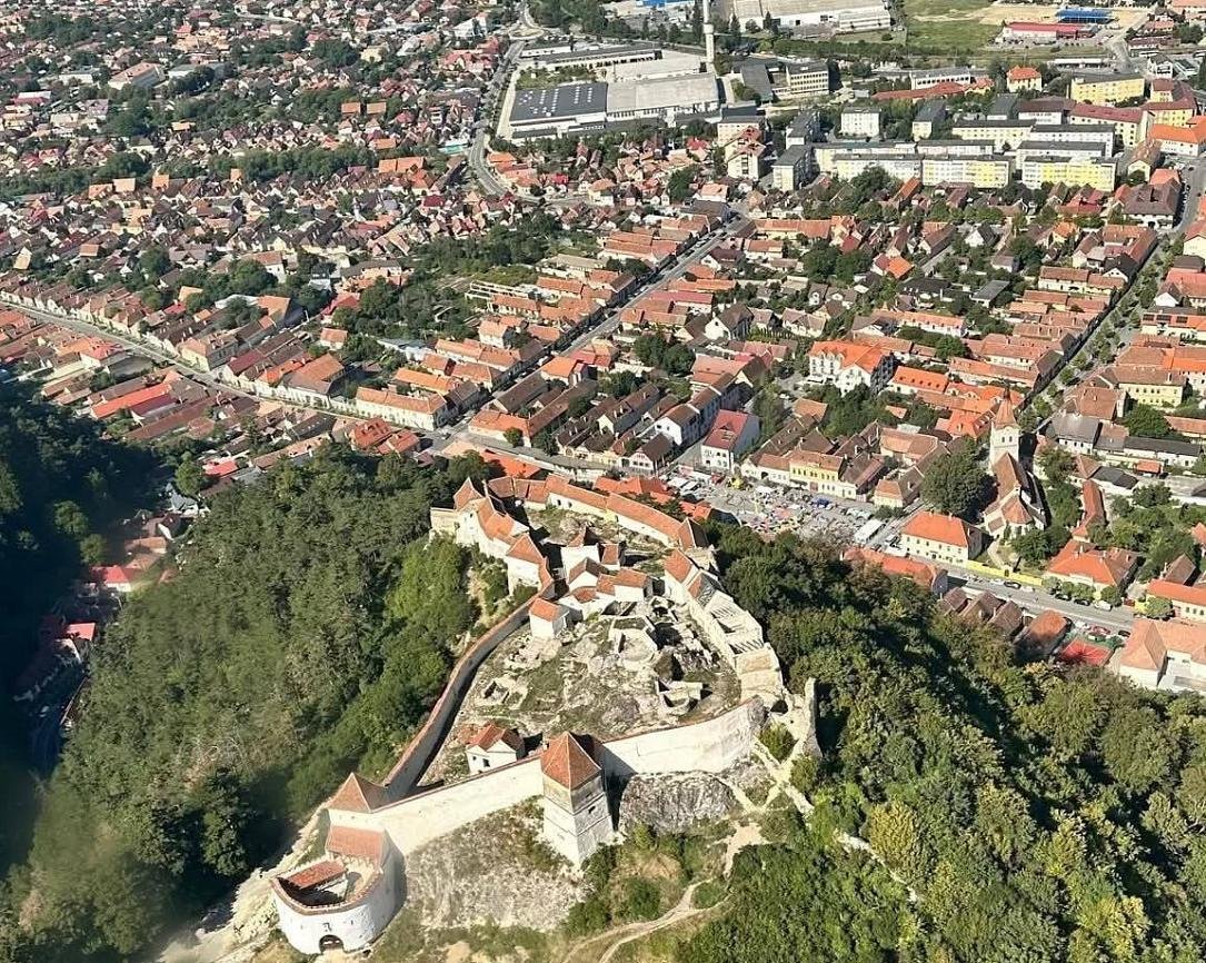 Restaurarea cetății Râșnov: autoritățile locale lancează licitația
