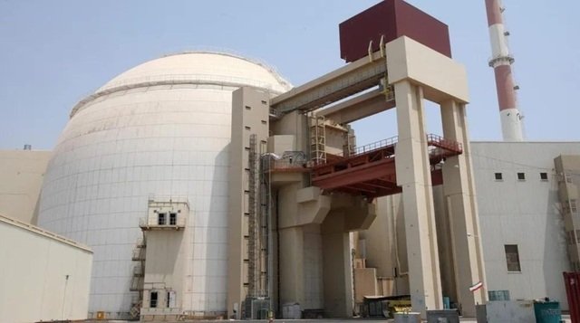 Rusia evacuează personalul de la centrala nucleară Bushehr