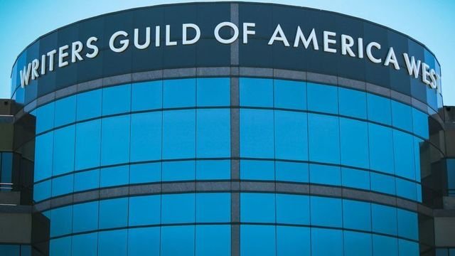 Sindicatul scenariştilor americani încheie o înţelegere cu studiourile