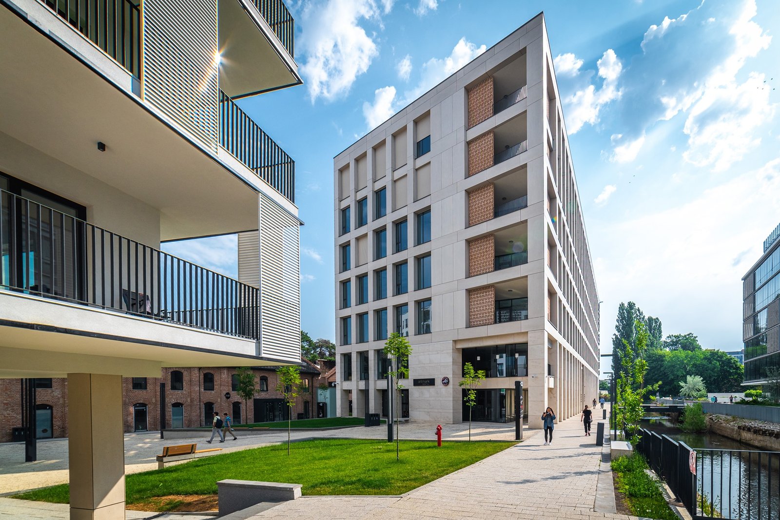 Vânzarea Record Park Cluj: tranzacție imobiliară de top în România