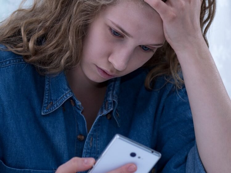 42.3% din oameni au văzut mesaje ostile online în 2025