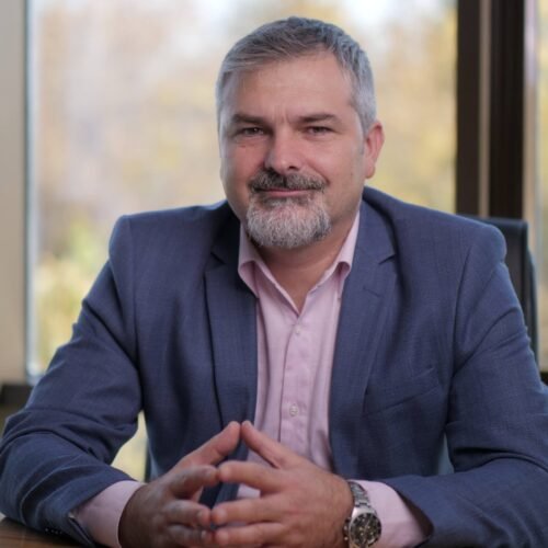 Băncile reduc creditele: De ce renunță românii la împrumuturi